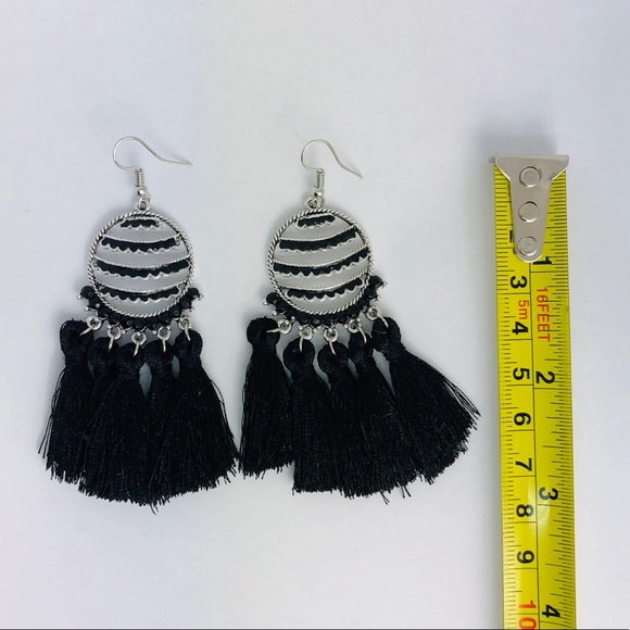 New! Vintage Tassels Dreamcatcher Earrings Black - Picture 3 of 3
